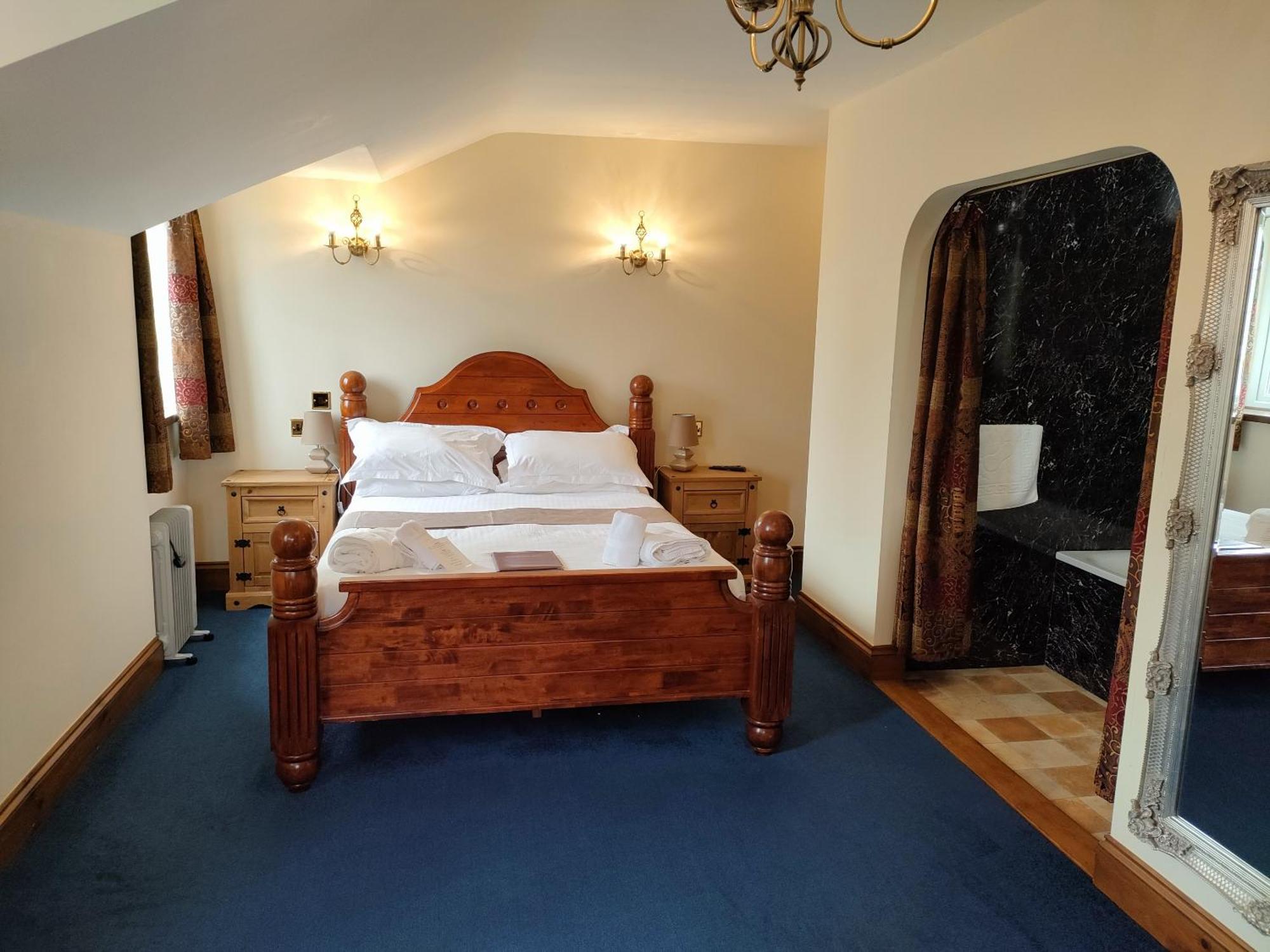Great Trethew Manor Hotel & Self Catering Lodges Liskeard Chambre photo